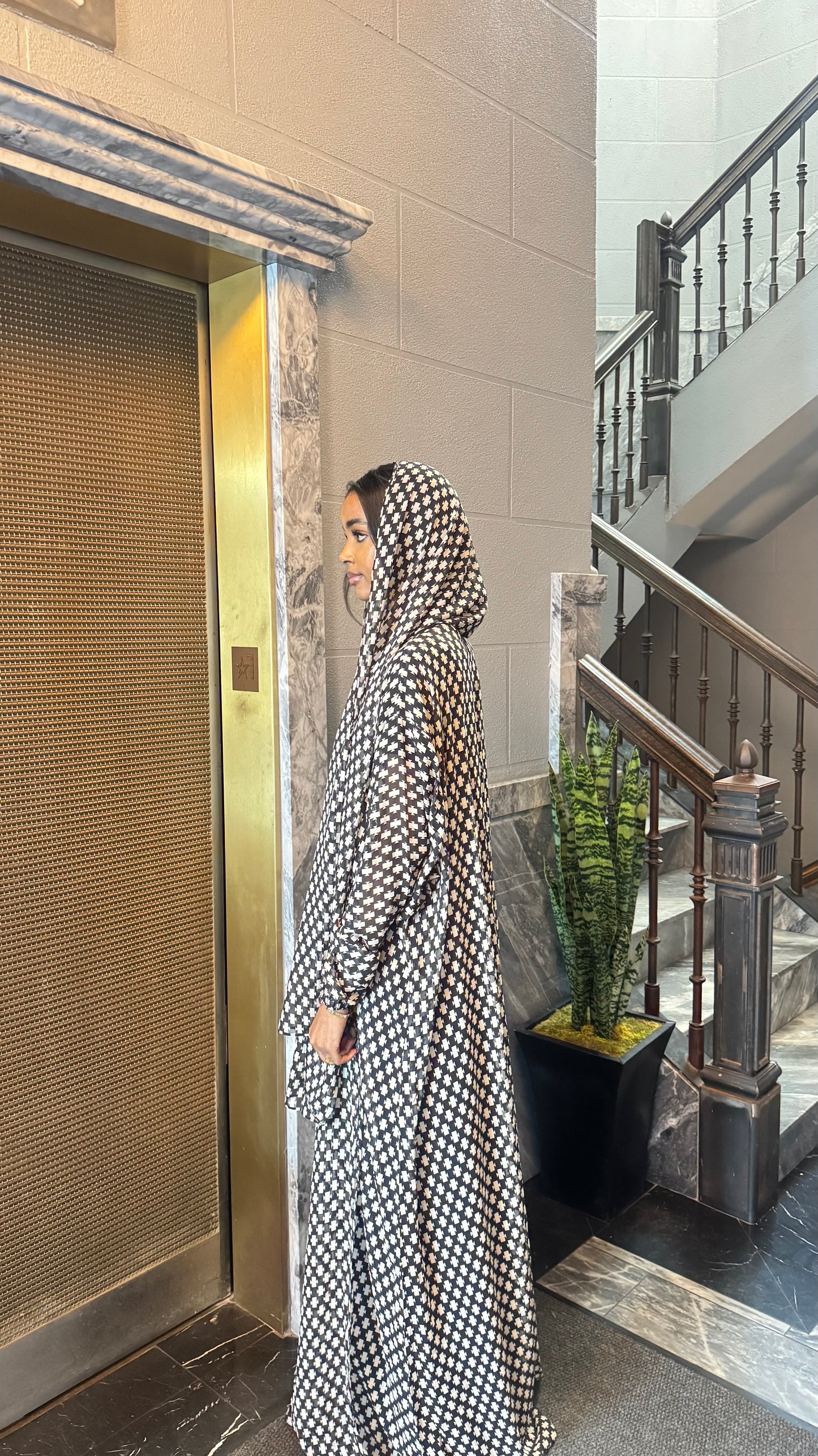 Noir & Ivory