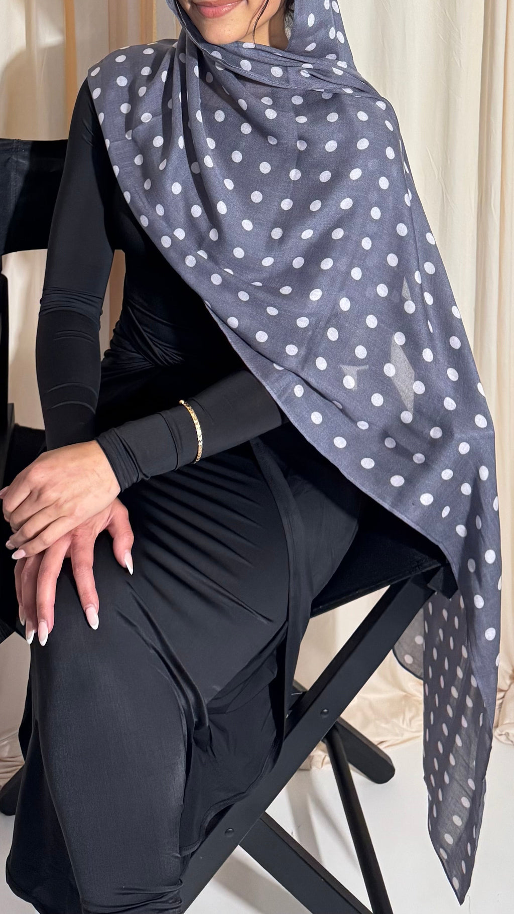 Grey polkadot