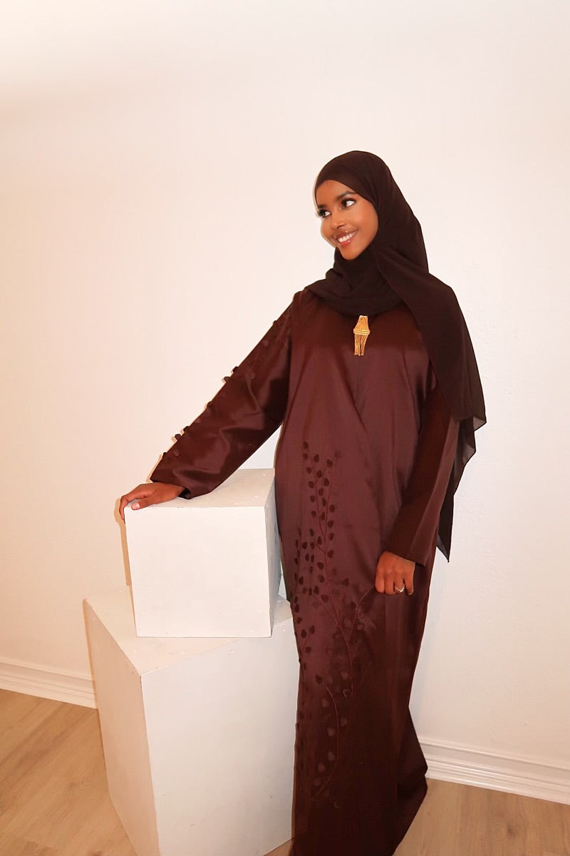 Cocoa leaf abaya